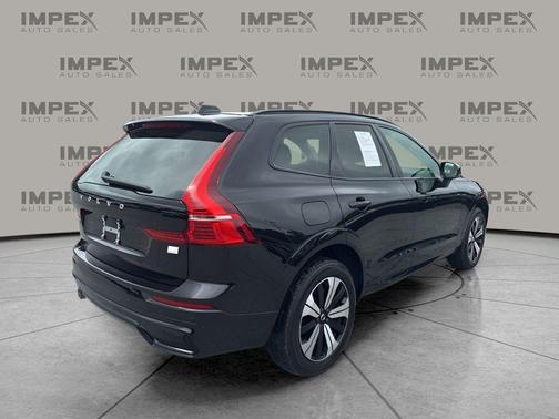Onyx Black Metallic 2024 Volvo XC60 Recharge Plug-In Hybrid T8 Core Dark Theme