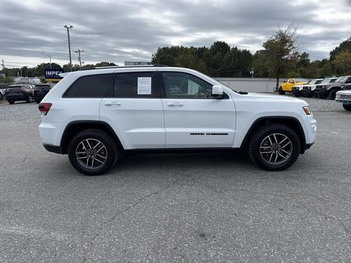 2020 Jeep Grand Cherokee Laredo