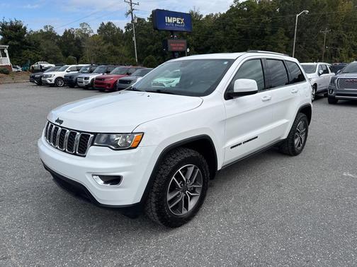 2020 Jeep Grand Cherokee Laredo