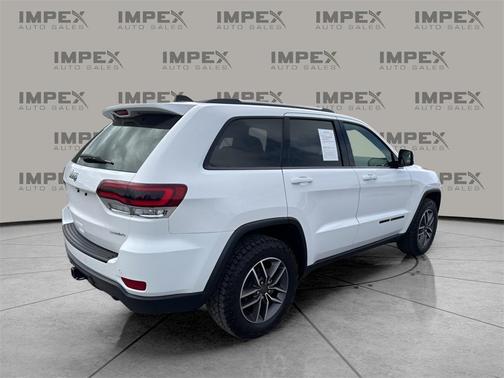 2020 Jeep Grand Cherokee Laredo