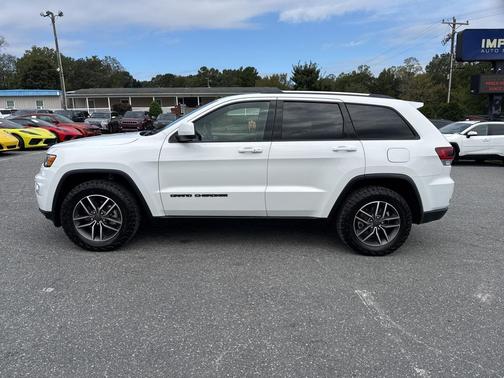 2020 Jeep Grand Cherokee Laredo