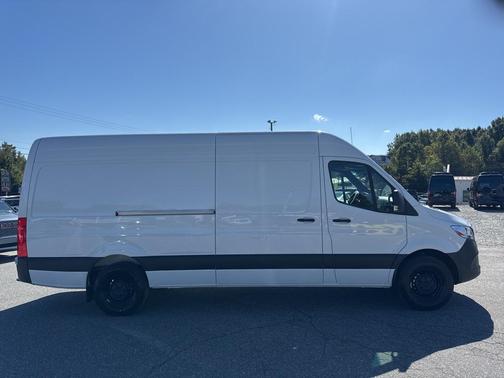 2025 Mercedes-Benz Sprinter 2500 High Roof
