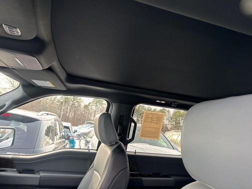 2022 Ford F-150 Lightning LARIAT