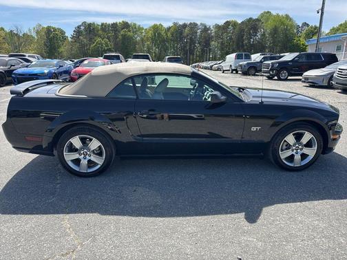 Black Clearcoat 2006 Ford Mustang GT