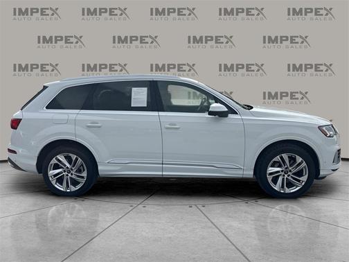 2024 Audi Q7 55 Premium Plus
