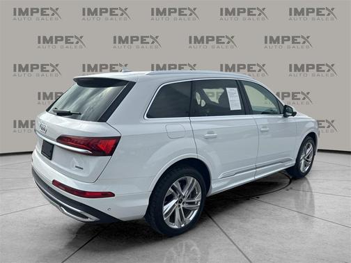 2024 Audi Q7 55 Premium Plus