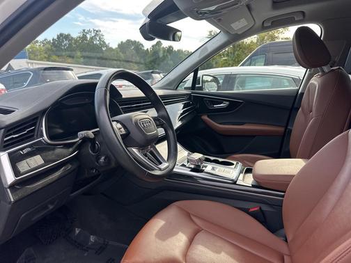 2024 Audi Q7 55 Premium Plus