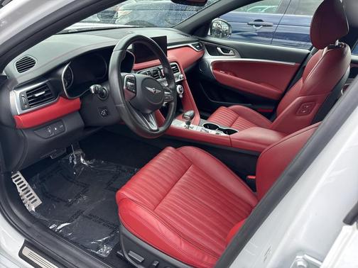 2023 Genesis G70 2.0T AWD