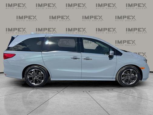 Sonic Gray Pearl 2023 Honda Odyssey Elite