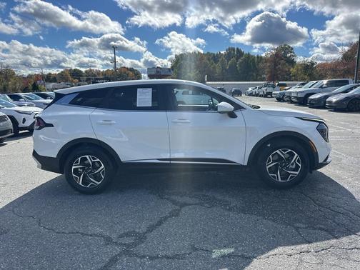 2024 Kia Sportage LX