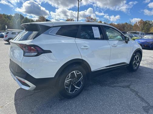2024 Kia Sportage LX