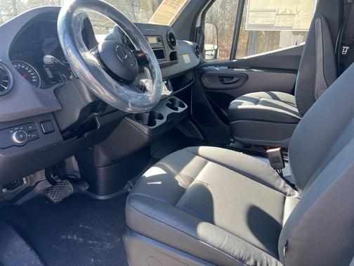 2025 Mercedes-Benz Sprinter 2500 High Roof
