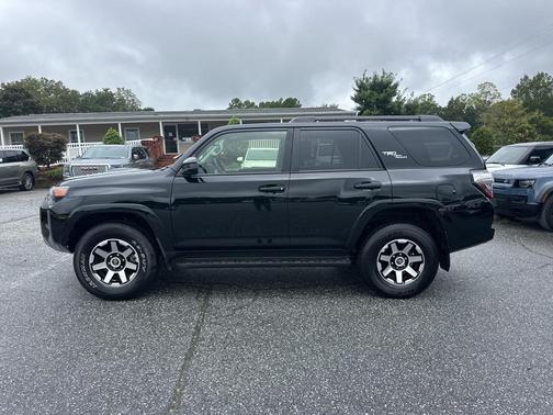 2024 Toyota 4Runner TRD Off Road