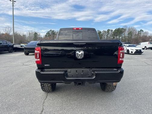 2022 RAM 2500 Big Horn Crew Cab 4x4 6'4' Box