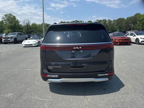 2022 Kia Carnival SX