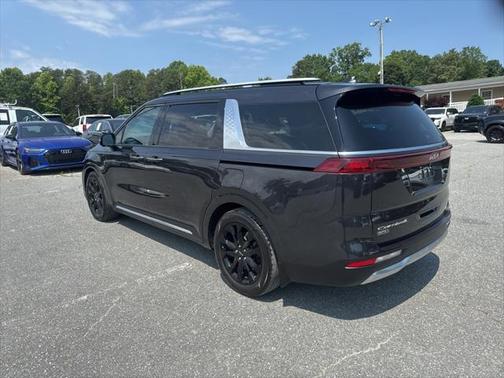 2022 Kia Carnival SX