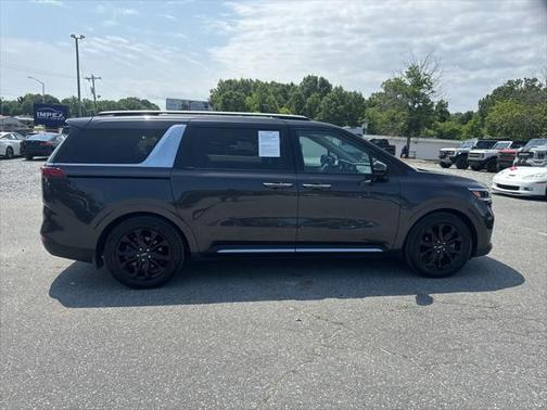 2022 Kia Carnival SX
