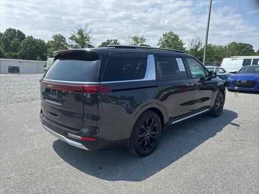 2022 Kia Carnival SX