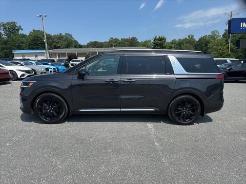 2022 Kia Carnival SX