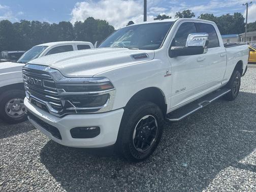 Bright White Clearcoat 2026 RAM 2500 Laramie Crew Cab 4x4 6'4' Box