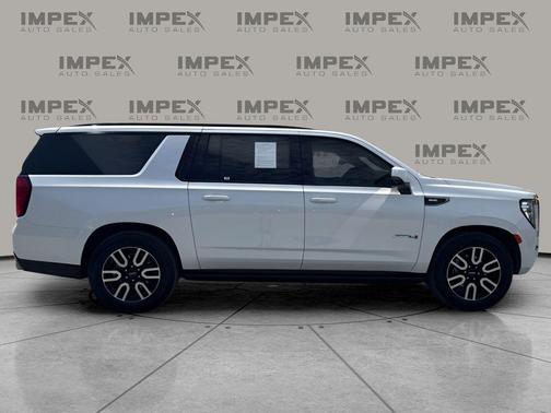 White Frost Tricoat 2023 GMC Yukon XL 4WD AT4