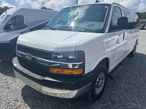 Summit White 2025 Chevrolet Express 3500 RWD 3500 Extended Wheelbase LT