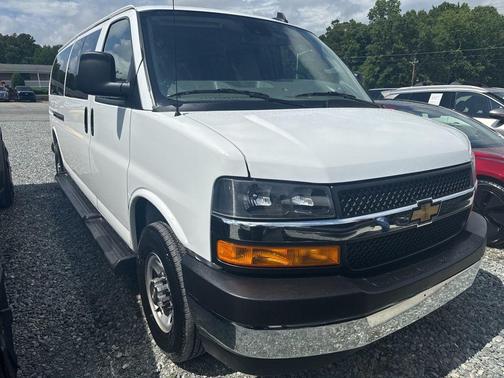 Summit White 2025 Chevrolet Express 3500 RWD 3500 Extended Wheelbase LT