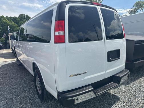 Summit White 2025 Chevrolet Express 3500 RWD 3500 Extended Wheelbase LT