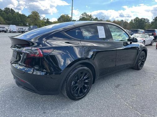 2022 Tesla Model Y Long Range Dual Motor All-Wheel Drive