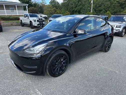 2022 Tesla Model Y Long Range Dual Motor All-Wheel Drive