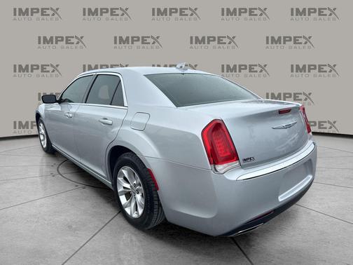 2022 Chrysler 300 Touring