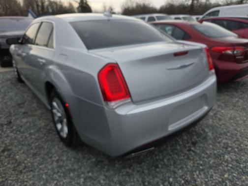 2022 Chrysler 300 Touring