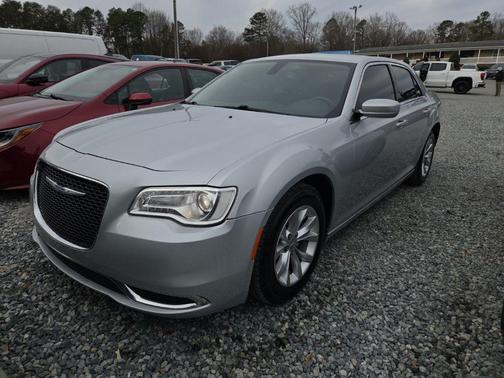 2022 Chrysler 300 Touring