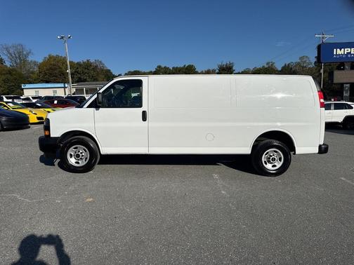 2023 GMC Savana 2500 Work Van