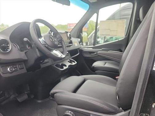 2025 Mercedes-Benz Sprinter 2500 High Roof