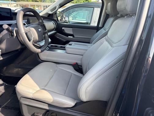 Agate Black Metallic 2025 Ford Expedition Max Active 4x2