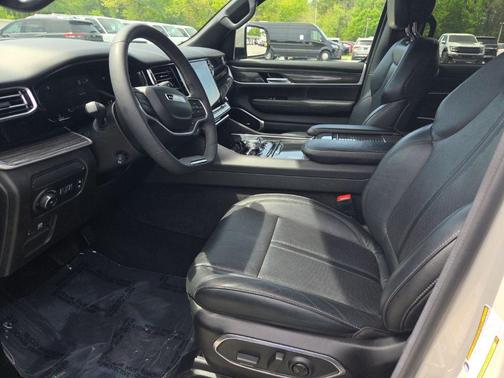 Luxury White Pearlcoat 2022 Jeep Wagoneer Series III 4x4