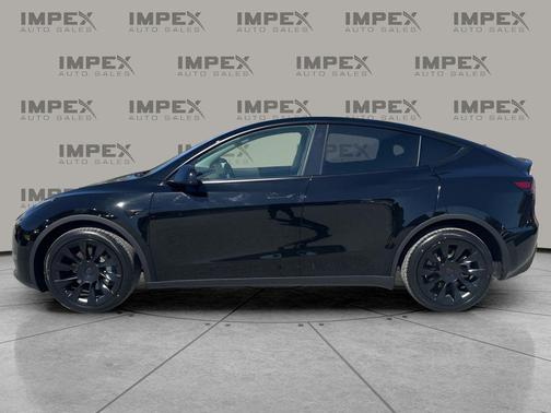 2022 Tesla Model Y Long Range Dual Motor All-Wheel Drive