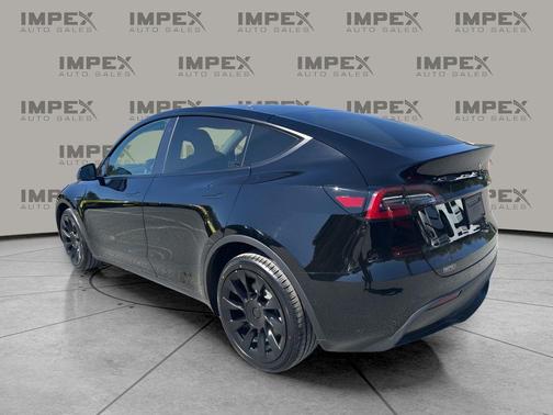 2022 Tesla Model Y Long Range Dual Motor All-Wheel Drive