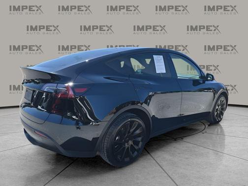 2022 Tesla Model Y Long Range Dual Motor All-Wheel Drive