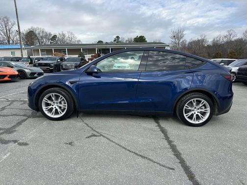 2022 Tesla Model Y Long Range Dual Motor All-Wheel Drive