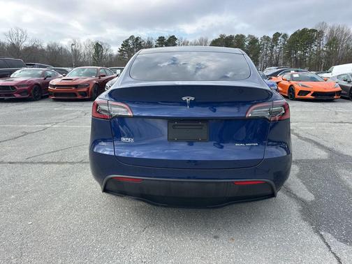 2022 Tesla Model Y Long Range Dual Motor All-Wheel Drive
