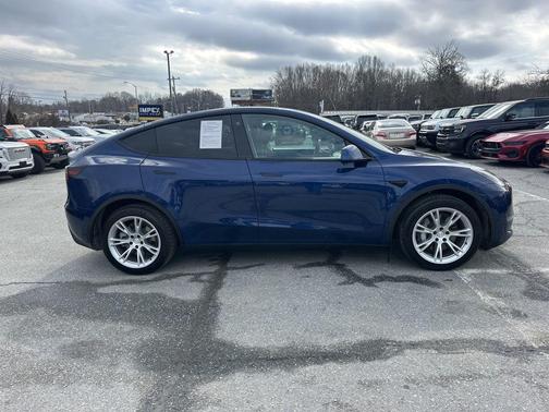 2022 Tesla Model Y Long Range Dual Motor All-Wheel Drive