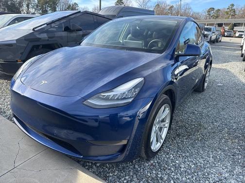 2022 Tesla Model Y Long Range Dual Motor All-Wheel Drive