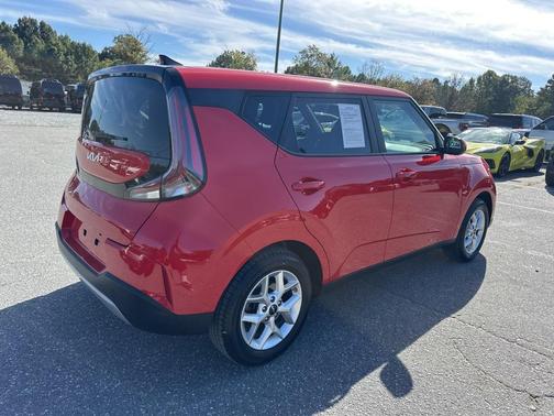 2024 Kia Soul LX