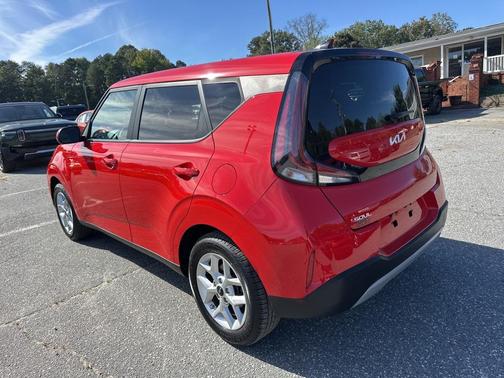 2024 Kia Soul LX