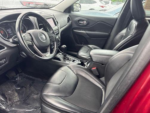 Velvet Red Pearlcoat 2019 Jeep Cherokee Latitude Plus