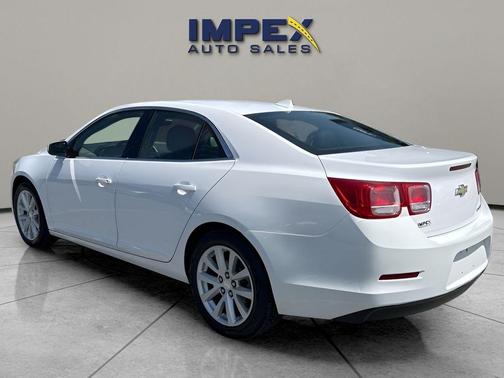 Summit White 2013 Chevrolet Malibu 2LT