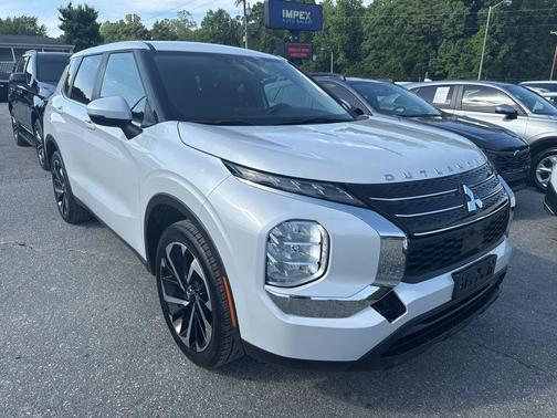 White Diamond 2022 Mitsubishi Outlander ES