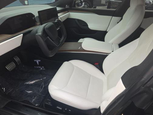 2022 Tesla Model S Base